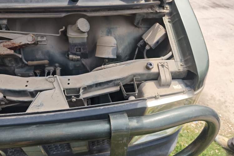 Used Dongfeng Xiaokang V27  Engine Bay Left