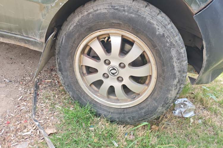 Used Dongfeng Xiaokang V27  Right Front Wheel Hub