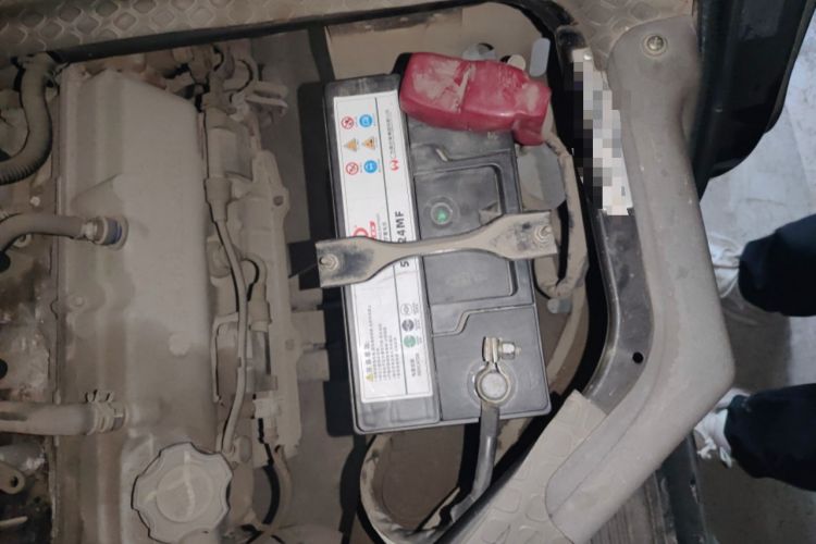 Used Dongfeng Xiaokang V27 2011 1.3L Base Version BG13-20 Engine Bay Left