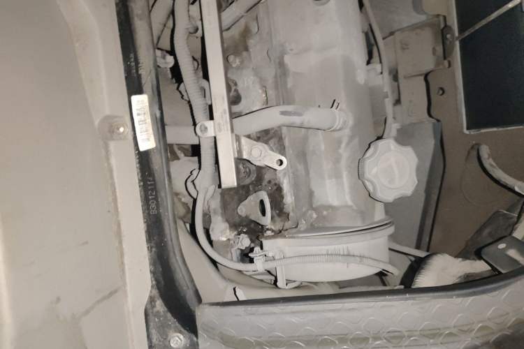 Used Dongfeng Xiaokang V27 2011 1.3L Base Version BG13-20 Engine Bay Right
