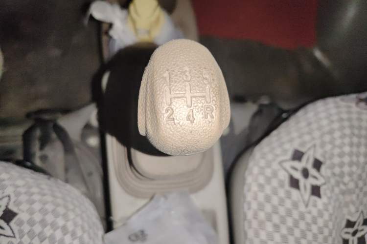 Used Dongfeng Xiaokang V27 2011 1.3L Base Version BG13-20 Gear Lever