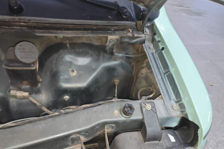 Used Dongfeng Xiaokang V27 2011 1.3L Base Version BG13-20 Engine Bay Left