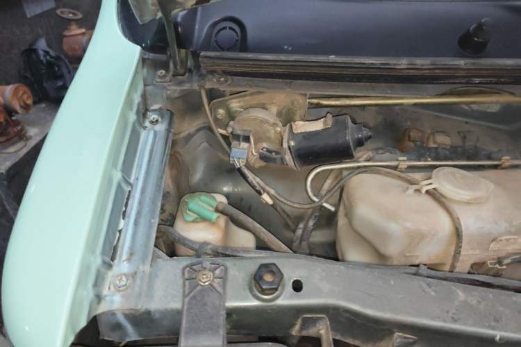 Used Dongfeng Xiaokang V27 2011 1.3L Base Version BG13-20 Engine Bay Right