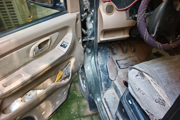 Used Dongfeng Xiaokang V27 2011 1.3L Standard Version BG13-20 Driver Seat