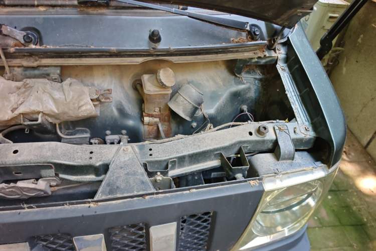 Used Dongfeng Xiaokang V27 2011 1.3L Standard Version BG13-20 Engine Bay Left
