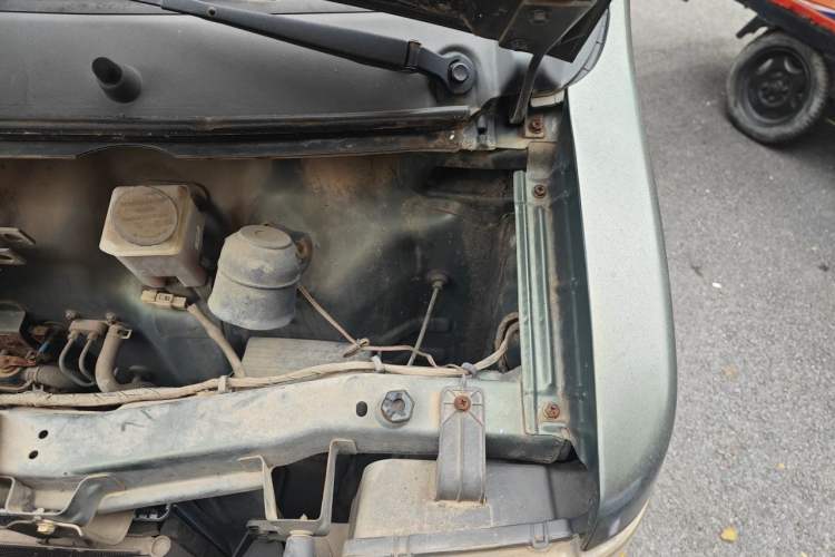Used Dongfeng Xiaokang V27 2011 1.3L Standard Version BG13-20 Engine Bay Left