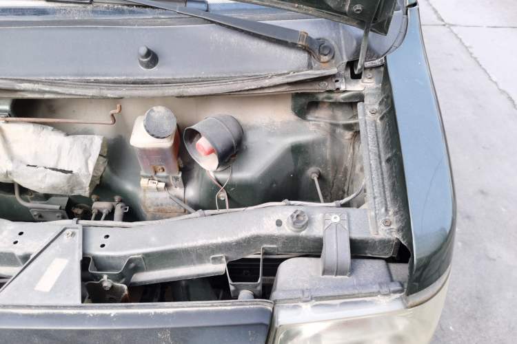 Used Dongfeng Xiaokang V27 2011 1.3L Base Version BG13-20 Engine Bay Left