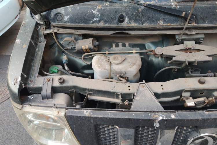 Used Dongfeng Xiaokang V27 2011 1.3L Base Version BG13-20 Engine Bay Right