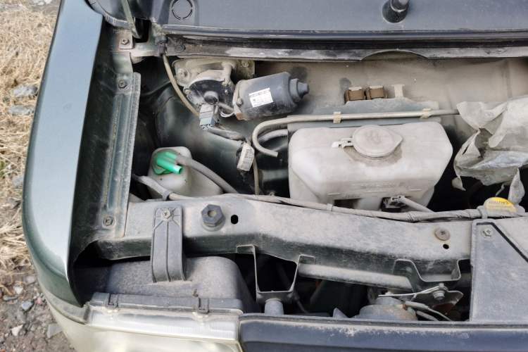 Used Dongfeng Xiaokang V27 2011 1.3L Base Version BG13-20 Engine Bay Right