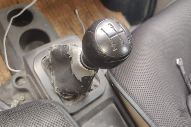 Used Dongfeng Xiaokang V27 2011 1.3L Standard Version BG13-20 Gear Lever