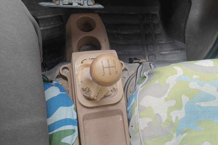 Used Dongfeng Xiaokang V27 2011 1.3L Standard Version BG13-20 Gear Lever