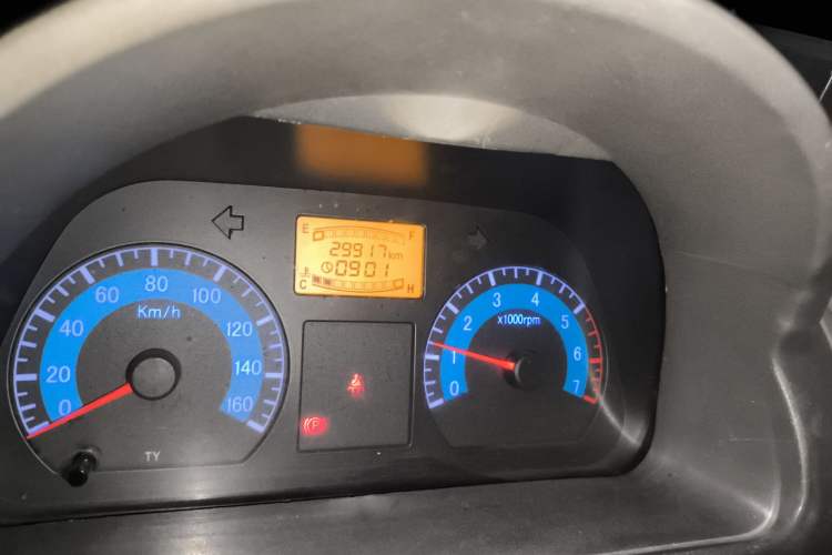 Used Dongfeng Xiaokang V27 2011 1.0L Standard Version BG10-01 Odometer Close Up
