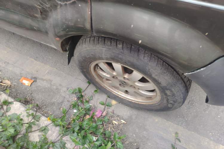 Used Dongfeng Xiaokang V27 2011 1.3L Standard Version BG13-20 Right Front Wheel Hub