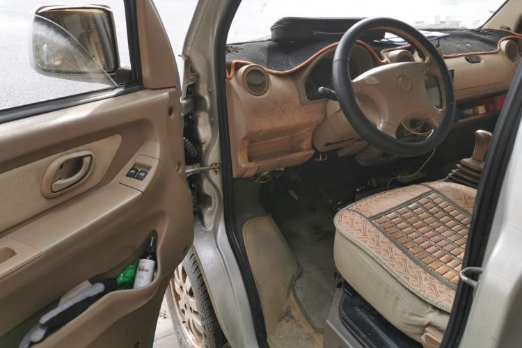 Used Dongfeng Xiaokang V27 2011 1.3L Standard Version BG13-20 Driver Seat
