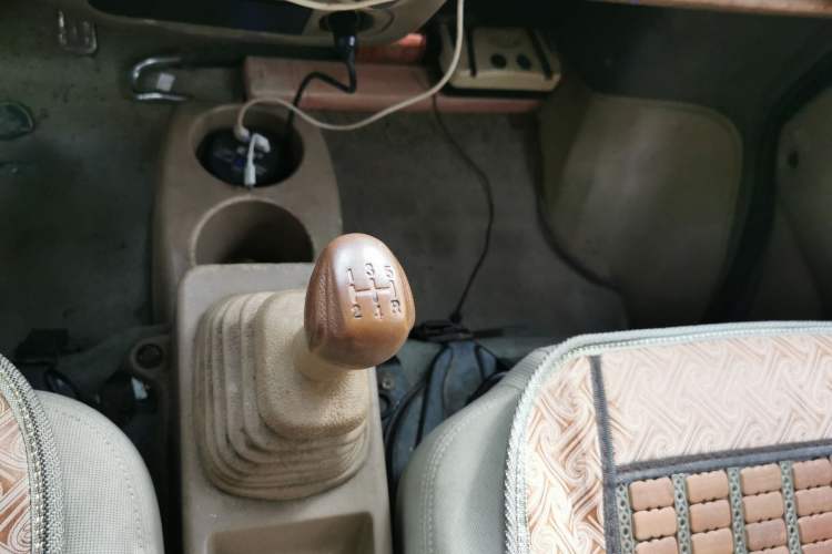Used Dongfeng Xiaokang V27 2011 1.3L Standard Version BG13-20 Gear Lever