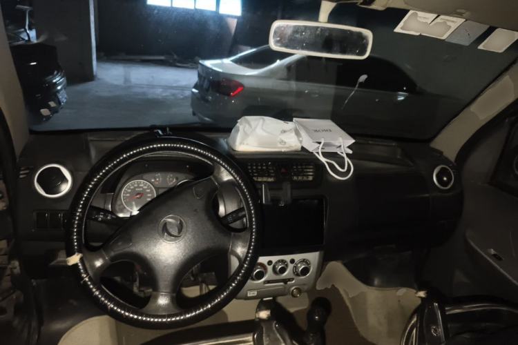 Used Dongfeng Xiaokang V29 2012 1.4L Luxury Version DK13-06 Center Console