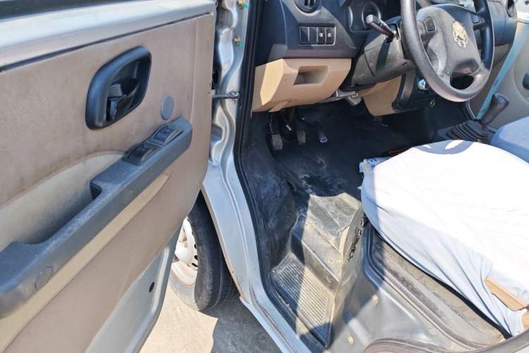 Used Dongfeng Xiaokang V29 2012 1.2L Standard Version Driver Seat