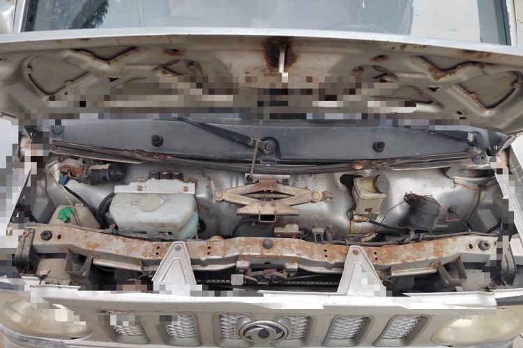 Used Dongfeng Xiaokang V29 2012 1.2L Standard Version Engine Bay