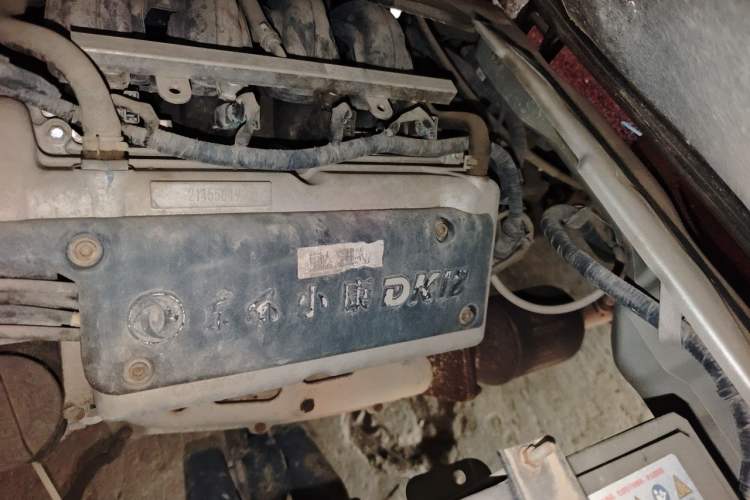 Used Dongfeng Xiaokang V29 2012 1.2L Standard Version Engine Bay Left