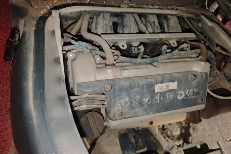 Used Dongfeng Xiaokang V29 2012 1.2L Standard Version Engine Bay Right