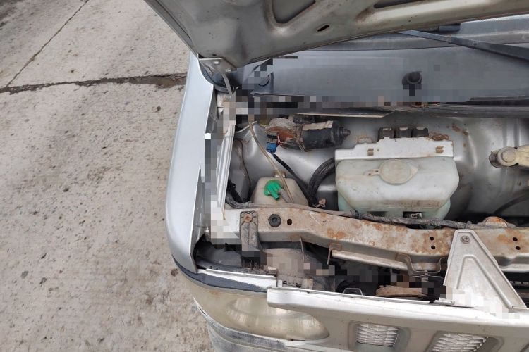Used Dongfeng Xiaokang V29 2012 1.2L Standard Version Engine Bay Right