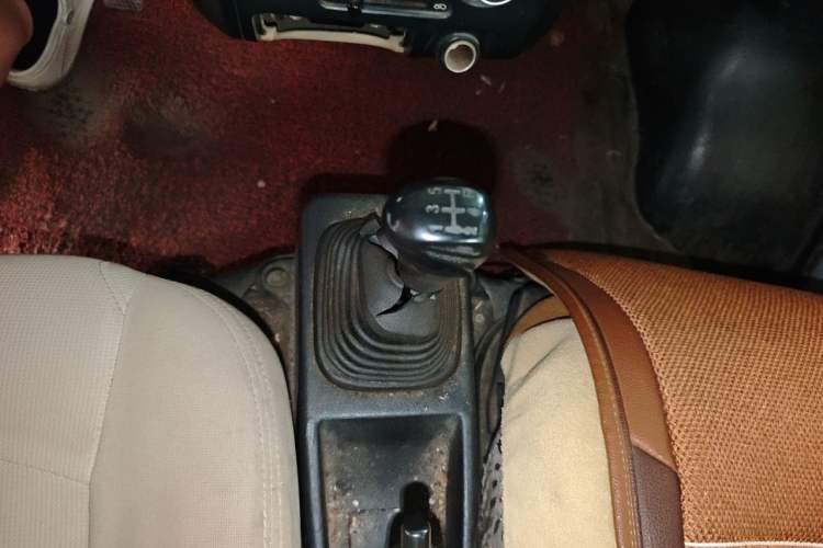 Used Dongfeng Xiaokang V29 2012 1.2L Standard Version Gear Lever