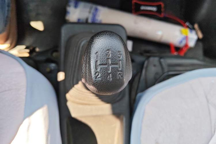 Used Dongfeng Xiaokang V29 2012 1.2L Standard Version Gear Lever