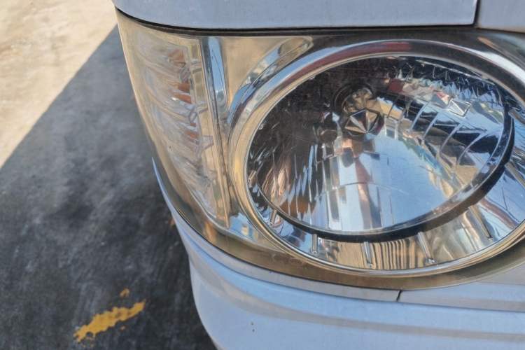 Used Dongfeng Xiaokang V29 2012 1.2L Standard Version Right Front Headlight