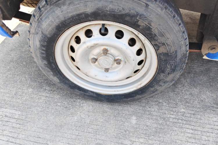 Used Dongfeng Xiaokang V29 2012 1.2L Standard Version Right Front Wheel Hub