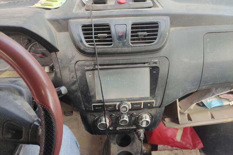 Used Dongfeng Xiaokang V29 2012 1.2L Standard Version Audio And AC Panel