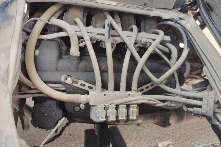 Used Dongfeng Xiaokang V29 2012 1.2L Standard Version Engine Bay