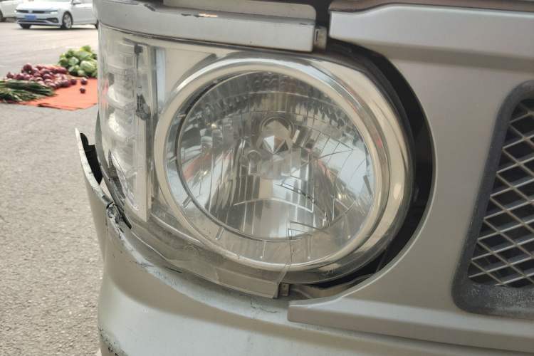 Used Dongfeng Xiaokang V29 2012 1.2L Standard Version Right Front Headlight