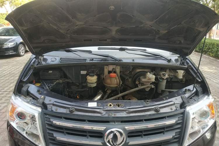 Used Dongfeng Yufeng 2016 2.5T Lingyun Edition Yulibao Long Wheelbase High-Roof National V ZD25 Engine Bay