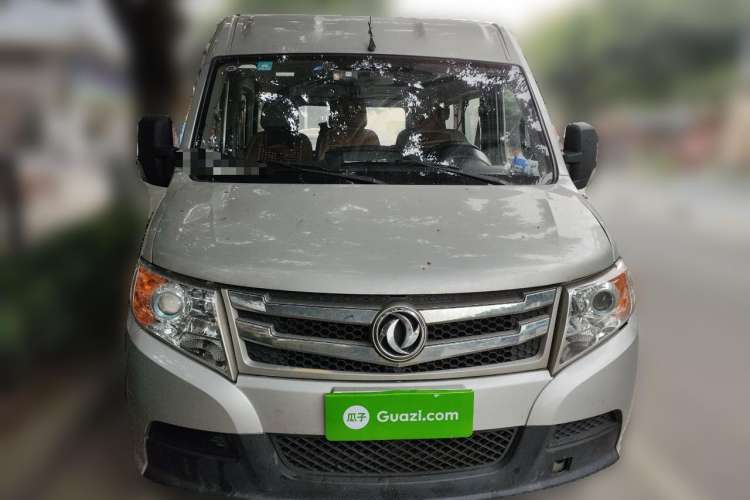 Used Dongfeng Yufeng 2018 2.3TA100 Standard Edition Logistics Vehicle Short Wheelbase Mid-Roof Design 5-9 Seater Powered by WP2.3 Front