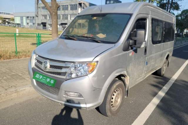 Used Dongfeng Yufeng 2020 2.3T Economy Logistics Vehicle Long Wheelbase Mid-Roof Design 5-9 Seater WP2.3