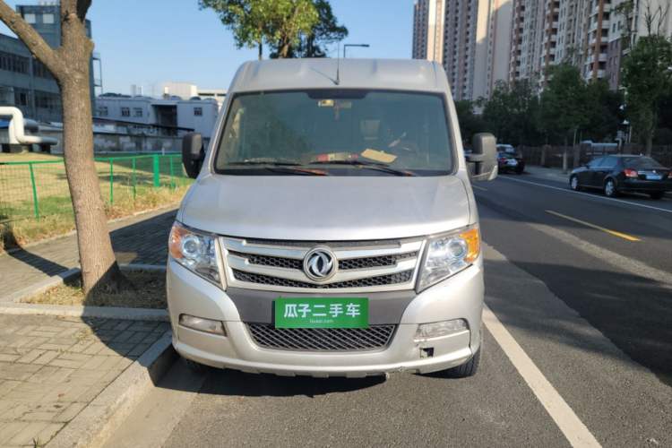 Used Dongfeng Yufeng 2020 2.3T Economy Logistics Vehicle Long Wheelbase Mid-Roof Design 5-9 Seater WP2.3 Front