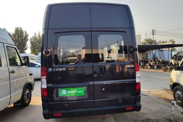 Used Dongfeng Yufeng 2021 2.4T Rear-Drive Logistics Vehicle High-Roof Design Rear Dual Tires 6–9 Seats China VI Emission Standard Model YCY24140-60 Exterior 4