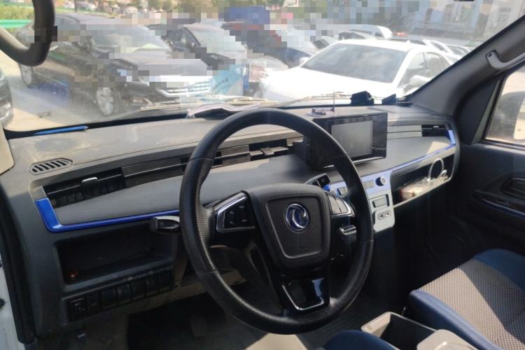 Used Dongfeng Yufeng EM27 2024 EM27L Henan Lidong 41.472 kWh Center Console