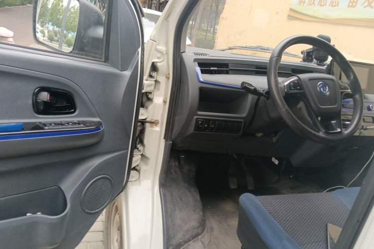 Used Dongfeng Yufeng EM27 2024 EM27 CATL 38.64 kWh Driver Seat