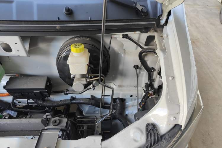 Used Dongfeng Yufeng EM27 2024 EM27L Eves Power 41.86 kWh Engine Bay Left