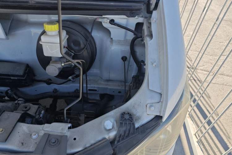 Used Dongfeng Yufeng EM27 2024 EM27L Eves Power 41.86 kWh Engine Bay Left
