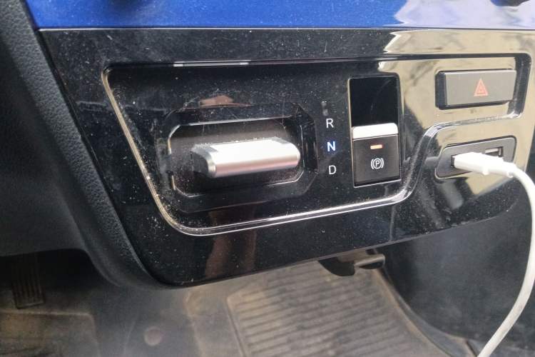Used Dongfeng Yufeng EM27 2024 EM27 CATL 38.64 kWh Gear Lever