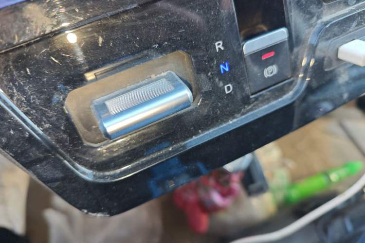 Used Dongfeng Yufeng EM27 2024 EM27L Eves Power 41.86 kWh Gear Lever