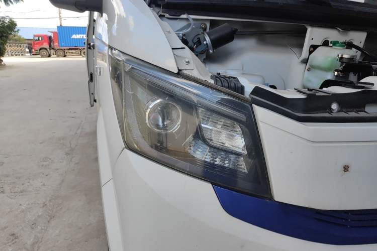 Used Dongfeng Yufeng EM27 2024 EM27L Eves Power 41.86 kWh Right Front Headlight