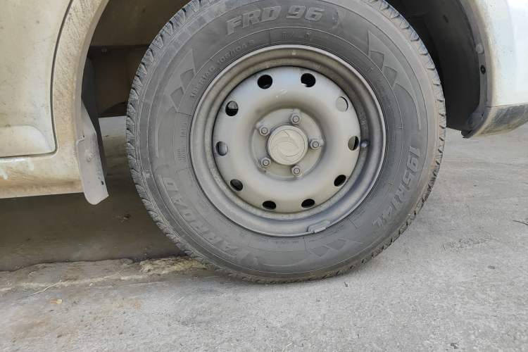 Used Dongfeng Yufeng EM27 2024 EM27L Eves Power 41.86 kWh Right Front Wheel Hub