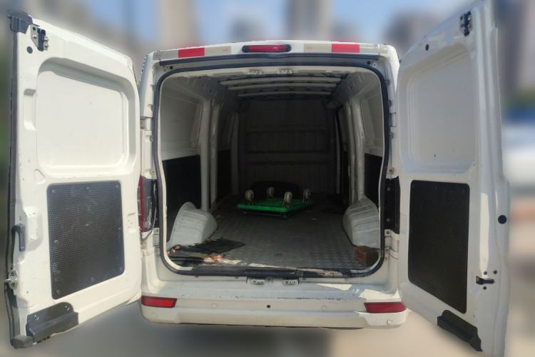 Used Dongfeng Yufeng EM27 2024 EM27L Henan Lidong 41.472 kWh Trunk