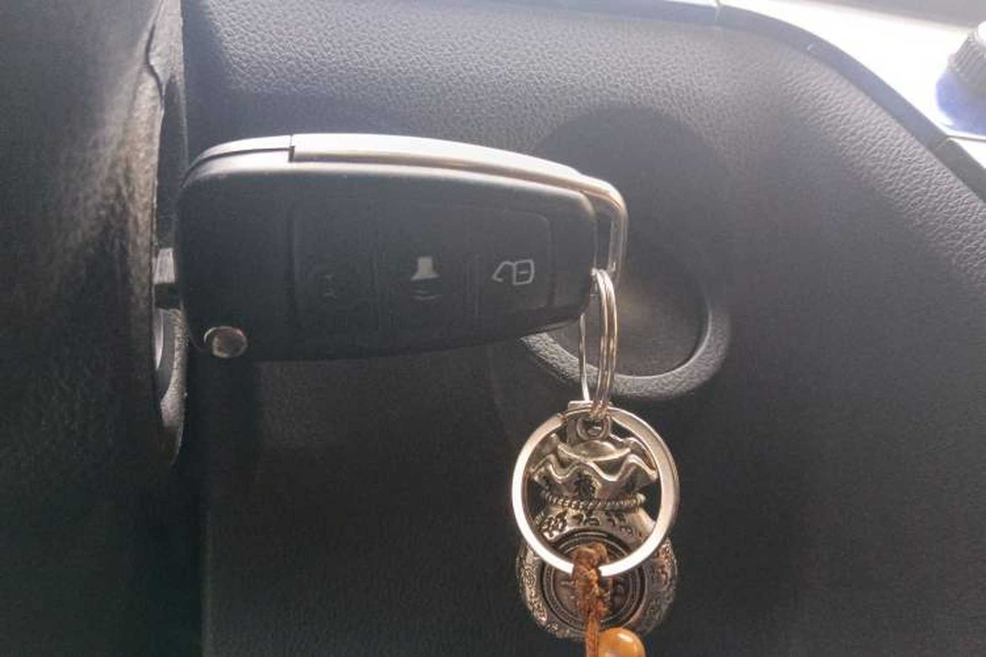 Used Dongfeng Yufeng EM27 2024 EM27 CATL 38.64 kWh Vehicle Key