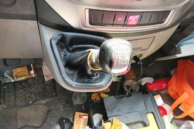 Used Dongfeng Yufeng EM27  Gear Lever