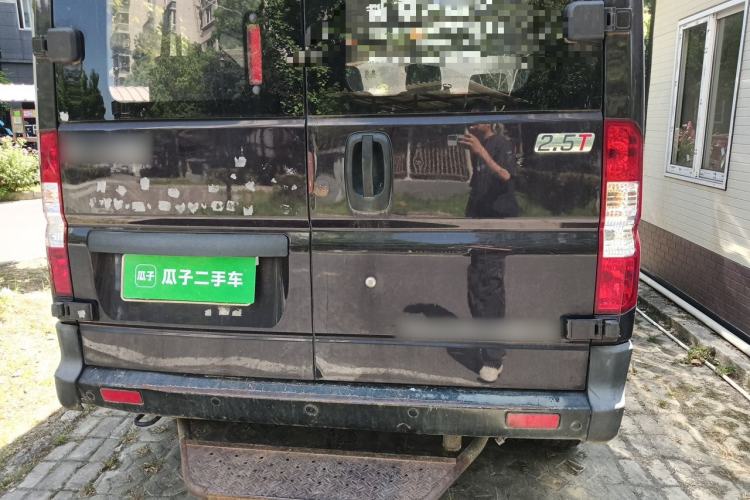 Used Dongfeng Yufeng EM27  Rear