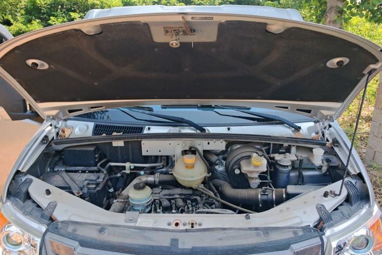 Used Dongfeng Yufeng EM27  Engine Bay